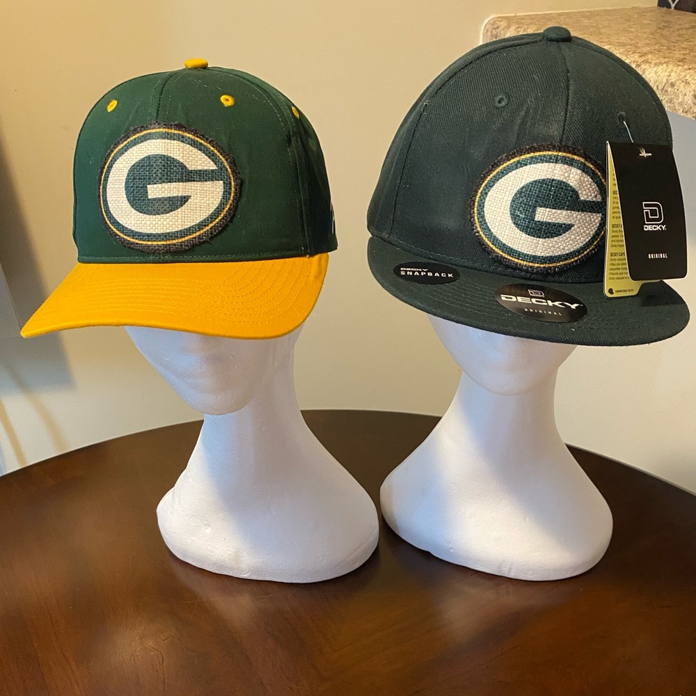 A bundle of 2 Greenbay Packers cap!!!